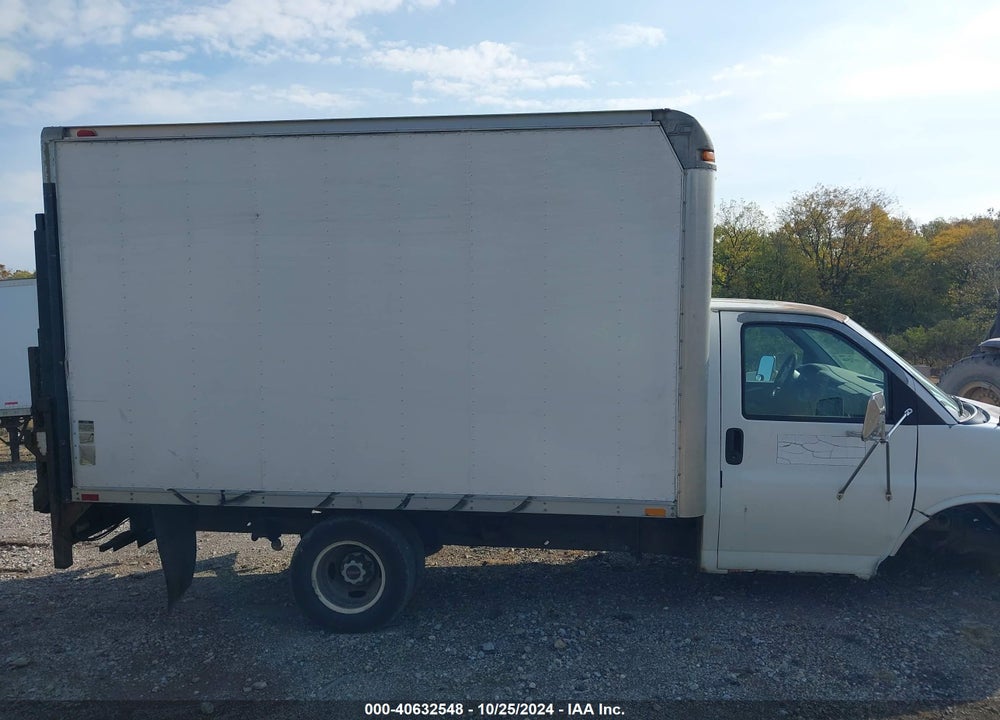 2003 GMC SAVANA CUTAWAY STANDARD W/C7L/C7N VIN: 1GDJG31U731175455