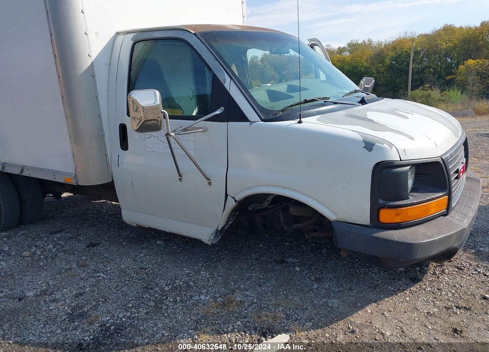 2003 GMC SAVANA CUTAWAY STANDARD W/C7L/C7N VIN: 1GDJG31U731175455