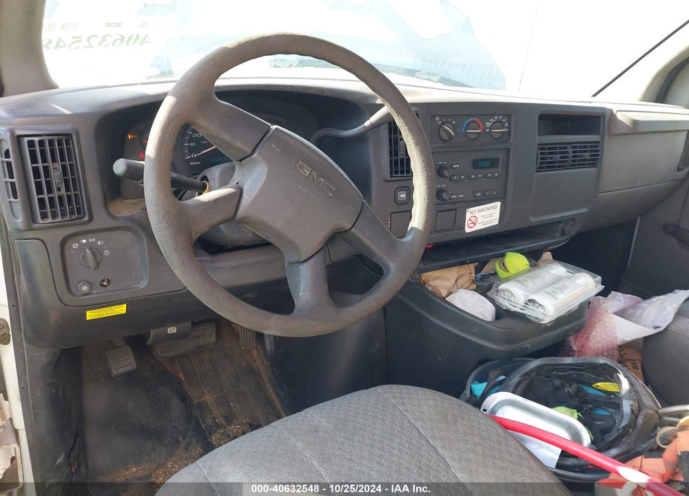 2003 GMC SAVANA CUTAWAY STANDARD W/C7L/C7N VIN: 1GDJG31U731175455