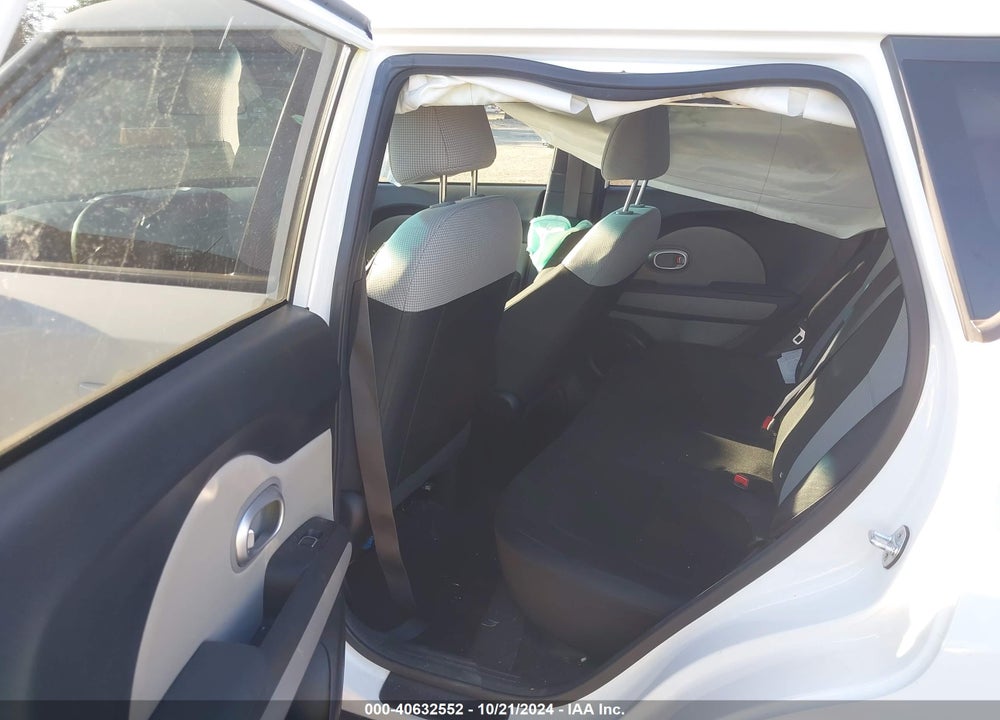 2017 KIA SOUL VIN: KNDJN2A2XH7460142