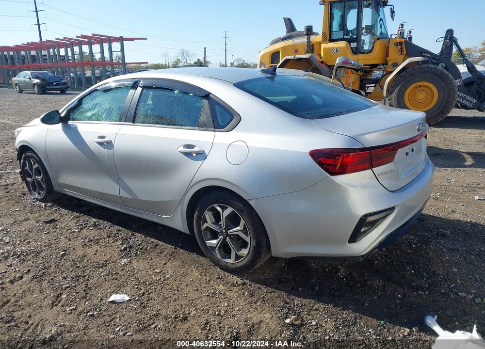 2019 KIA FORTE LXS VIN: 3KPF24AD4KE085867