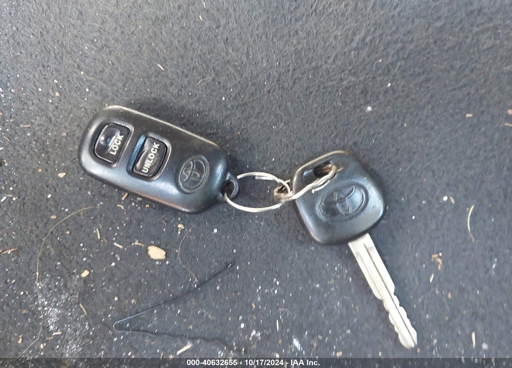 2005 TOYOTA COROLLA S VIN: 2T1BR30E55C493392