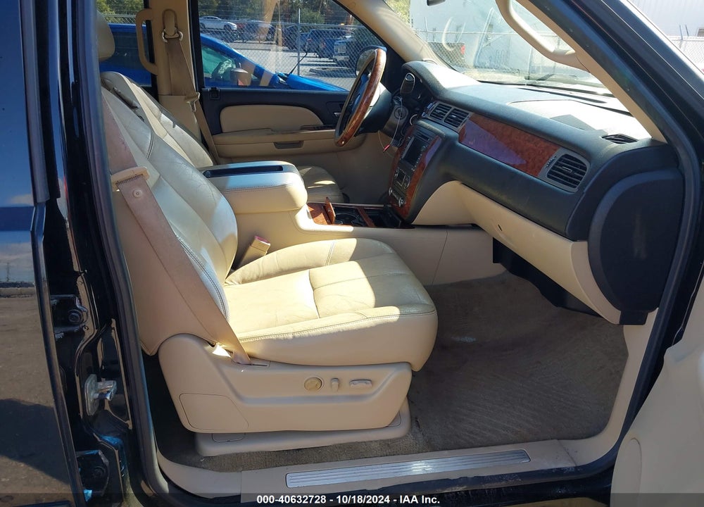 2008 CHEVROLET SUBURBAN 1500 LTZ VIN: 3GNFC160X8G170508