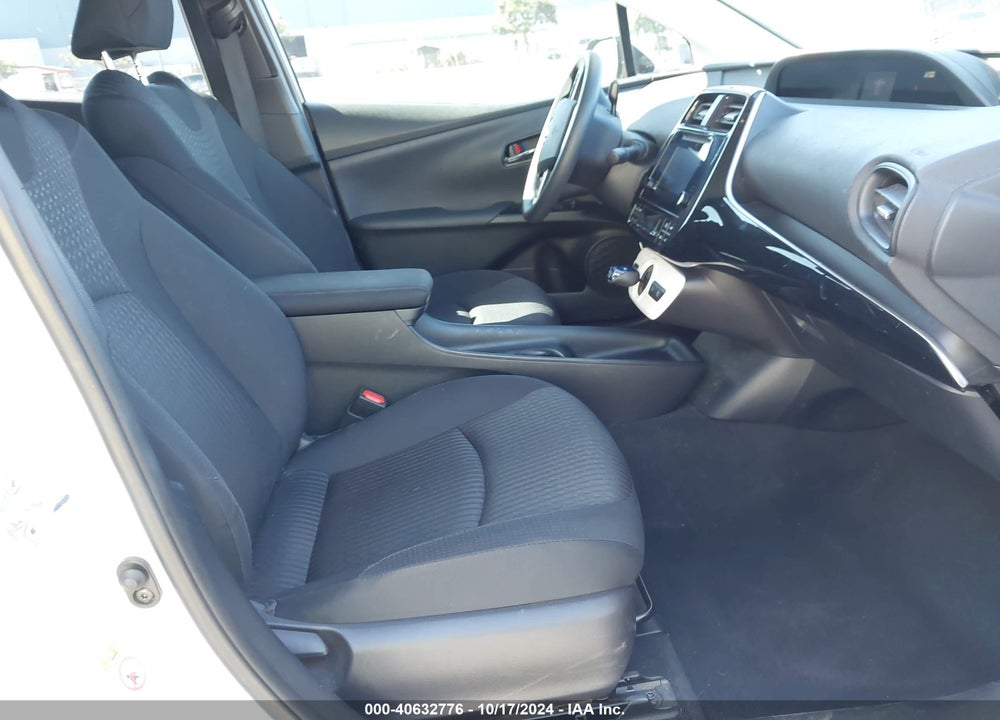 2017 TOYOTA PRIUS TWO VIN: JTDKBRFUXH3043577