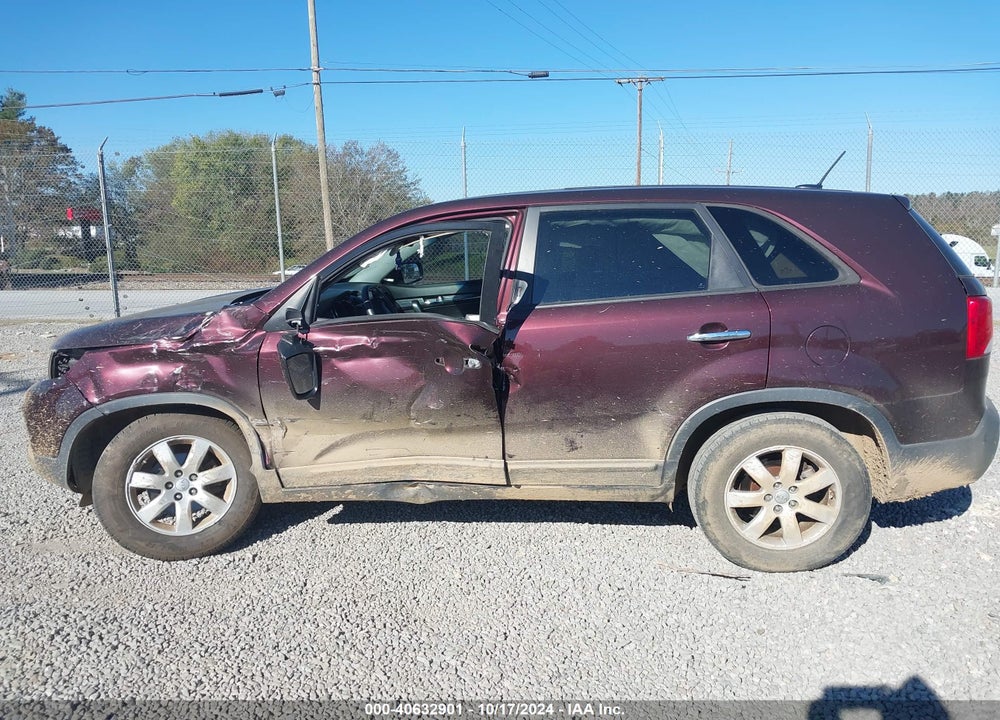 2013 KIA SORENTO LX VIN: 5XYKT4A12DG357954