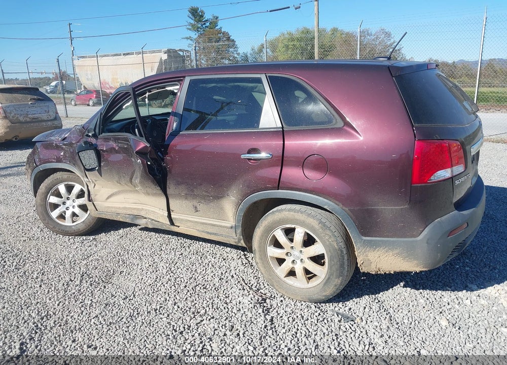 2013 KIA SORENTO LX VIN: 5XYKT4A12DG357954