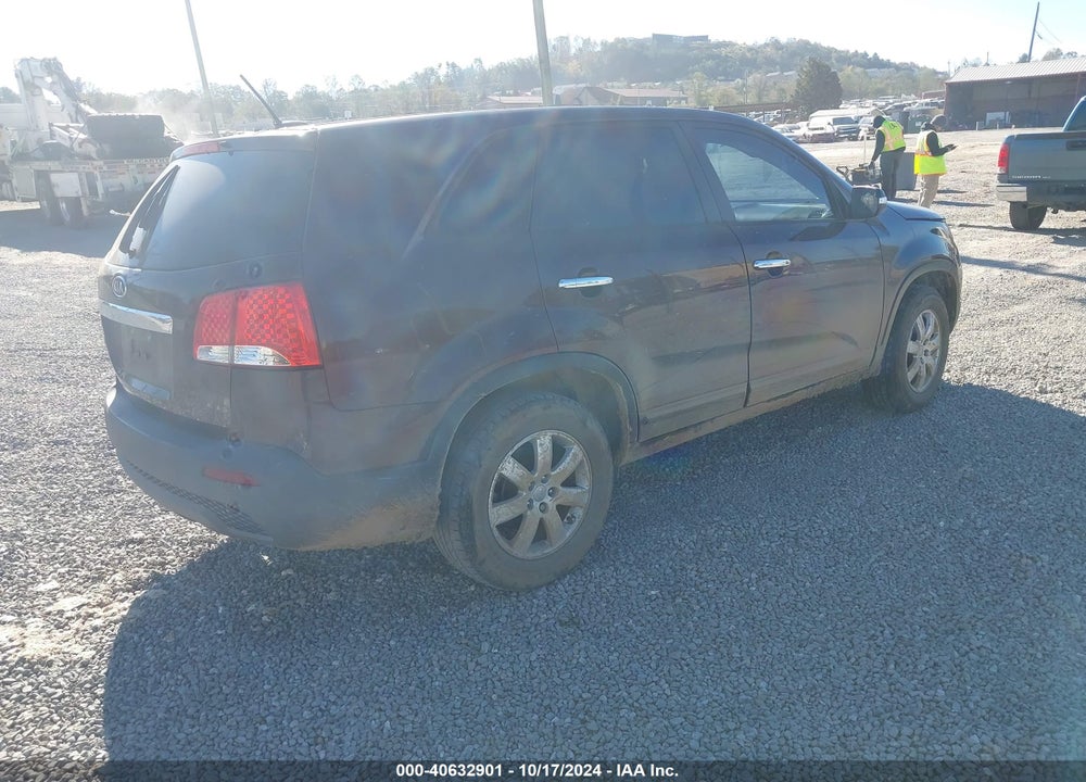2013 KIA SORENTO LX VIN: 5XYKT4A12DG357954