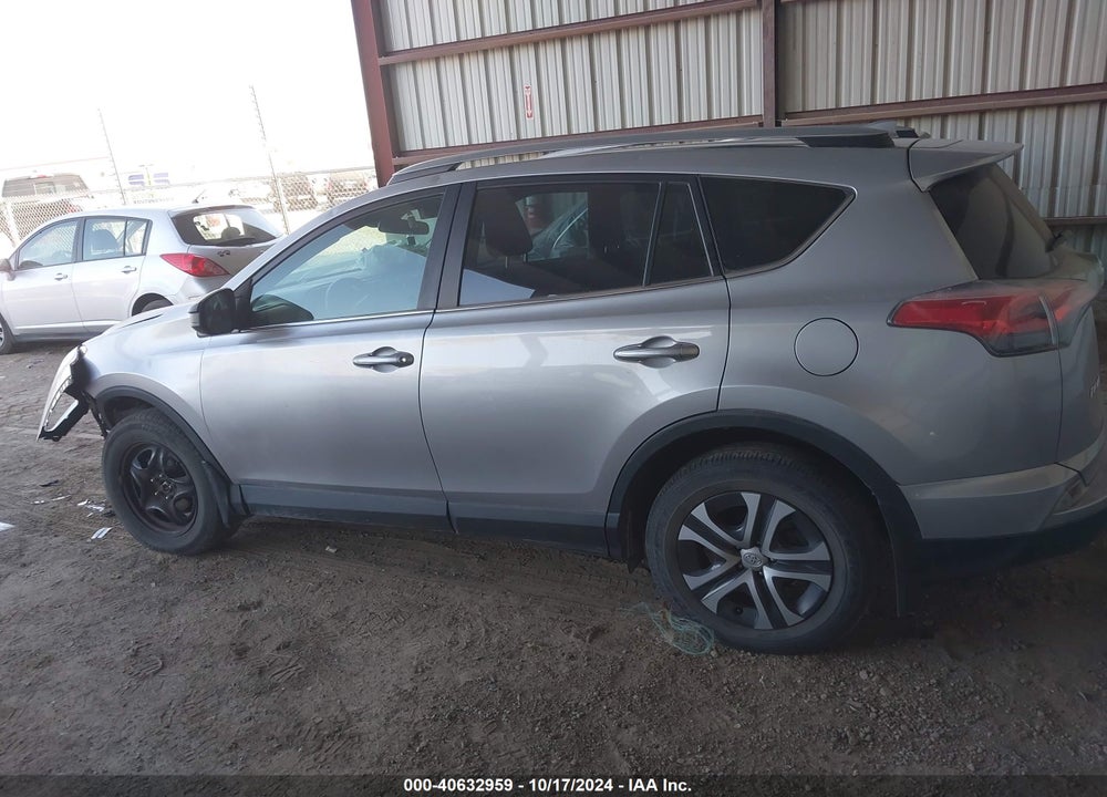 2017 TOYOTA RAV4 LE VIN: 2T3BFREVXHW637923