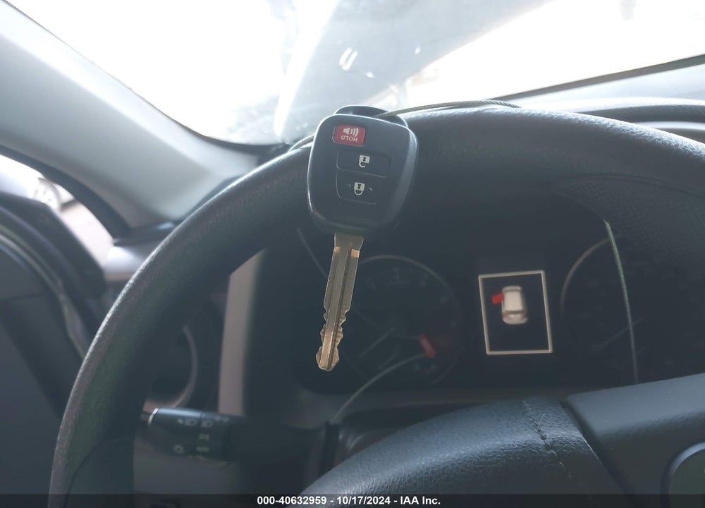 2017 TOYOTA RAV4 LE VIN: 2T3BFREVXHW637923