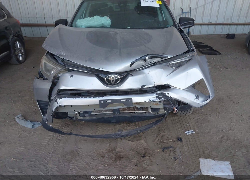 2017 TOYOTA RAV4 LE VIN: 2T3BFREVXHW637923