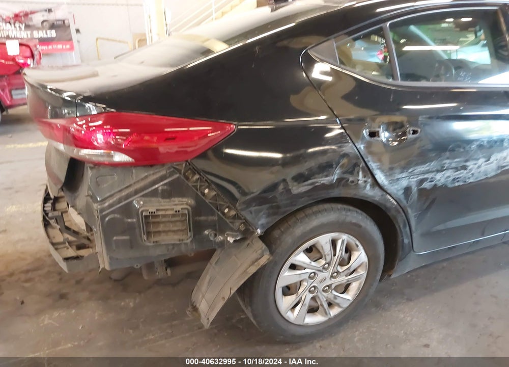 2017 HYUNDAI ELANTRA SE VIN: 5NPD74LF8HH191458