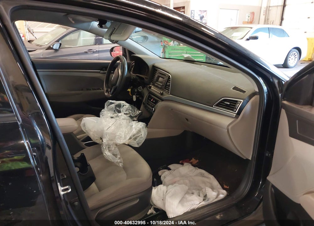 2017 HYUNDAI ELANTRA SE VIN: 5NPD74LF8HH191458