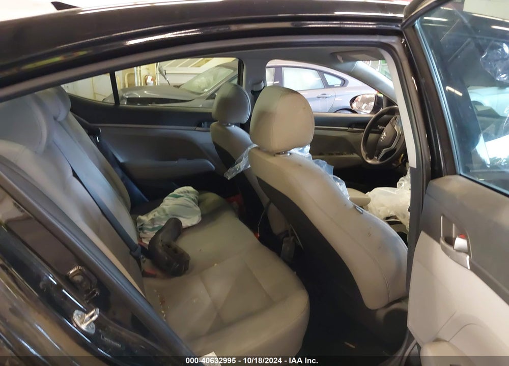 2017 HYUNDAI ELANTRA SE VIN: 5NPD74LF8HH191458