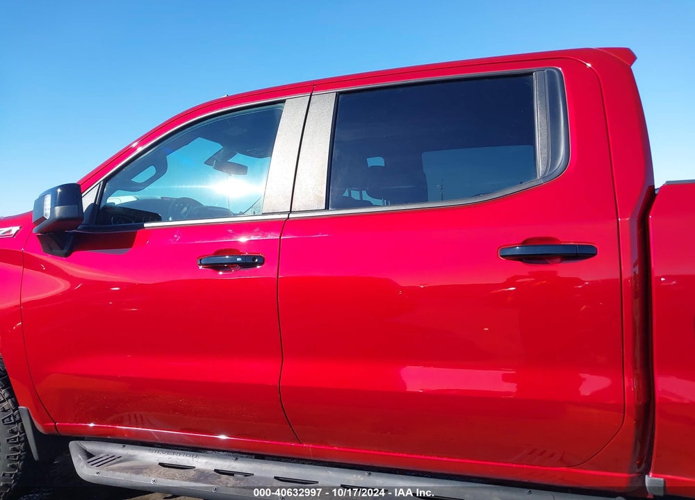 2021 CHEVROLET SILVERADO 1500 4WD SHORT BED LT TRAIL BOSS VIN: 3GCPYFEL1MG173170