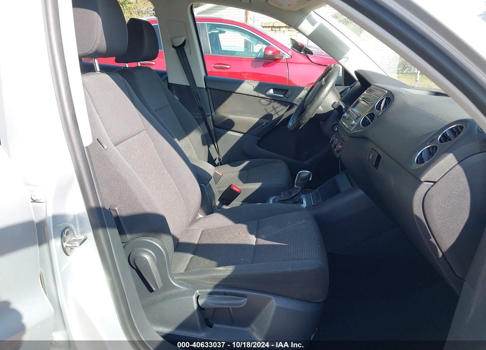 2013 VOLKSWAGEN TIGUAN S VIN: WVGAV7AX0DW555751