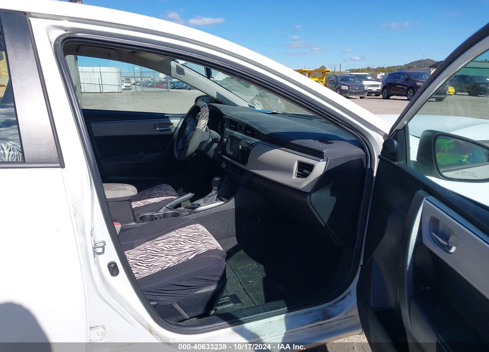 2015 TOYOTA COROLLA VIN: 5YFBURHE3FP292209