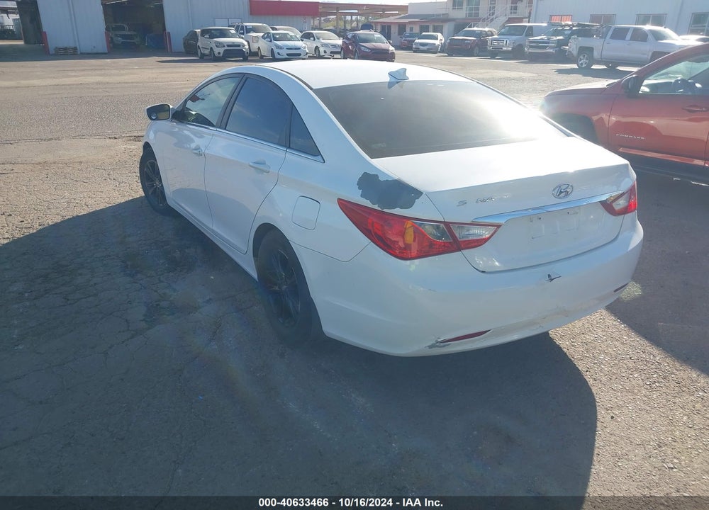 2013 HYUNDAI SONATA GLS VIN: 5NPEB4AC2DH690679