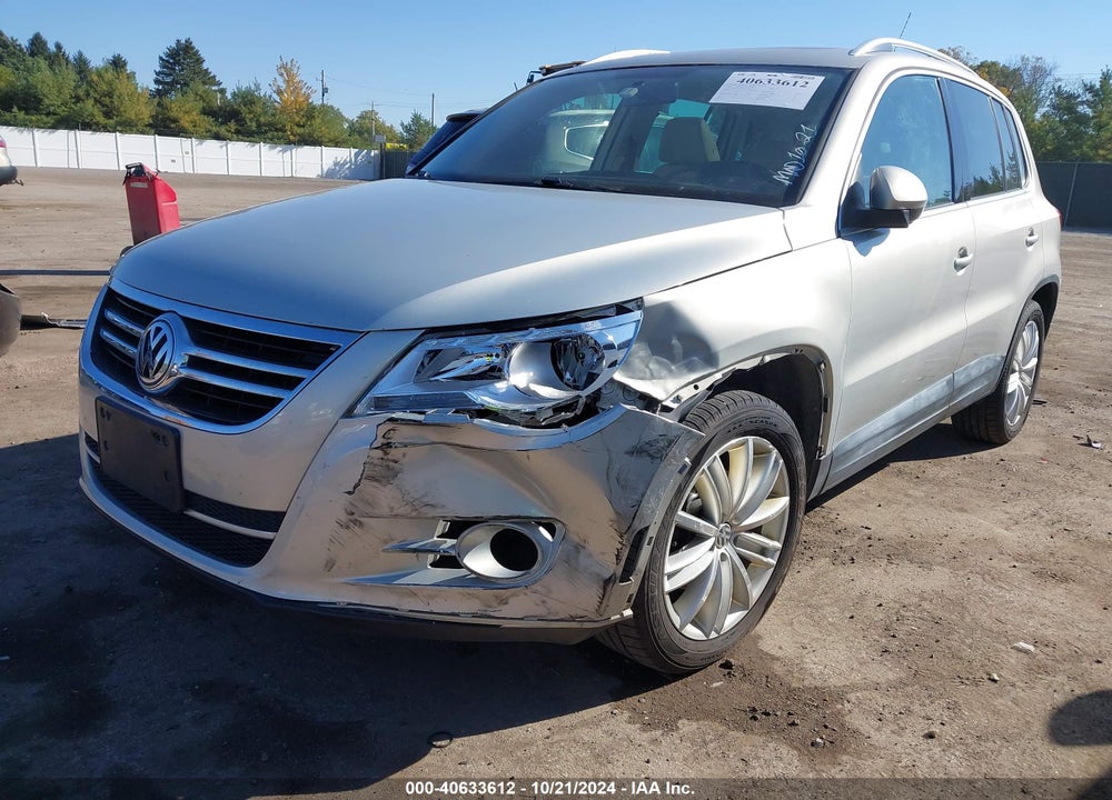 2011 VOLKSWAGEN TIGUAN SE VIN: WVGAV7AX7BW562824