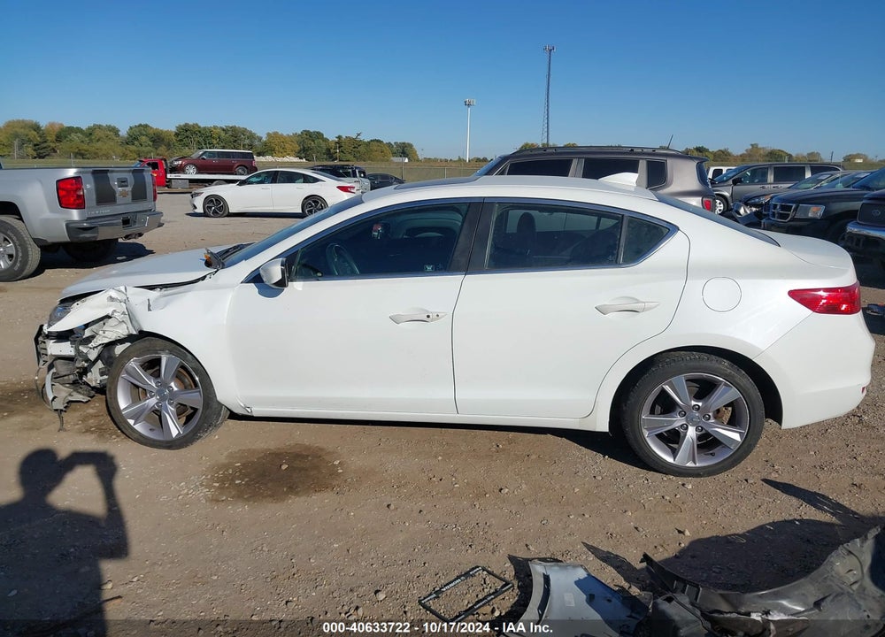 2013 ACURA ILX 2.0L VIN: 19VDE1F56DE016950