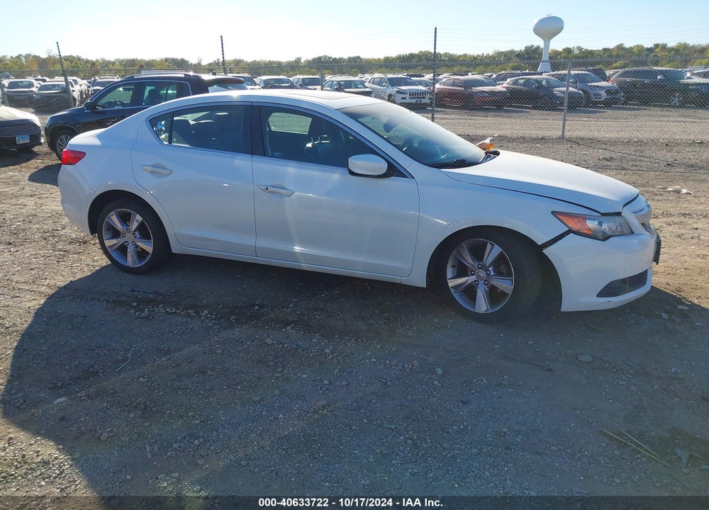 2013 ACURA ILX 2.0L VIN: 19VDE1F56DE016950