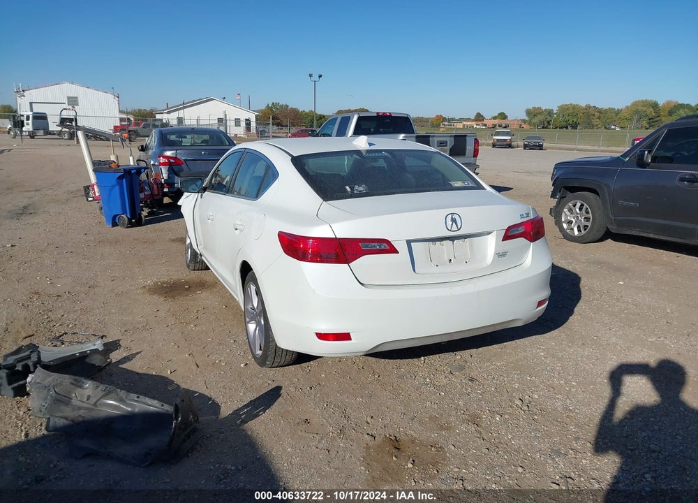 2013 ACURA ILX 2.0L VIN: 19VDE1F56DE016950