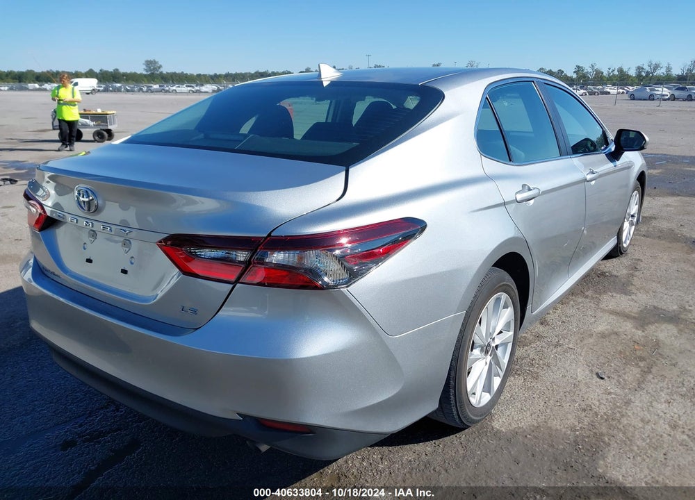 2022 TOYOTA CAMRY LE VIN: 4T1C11AK0NU697567