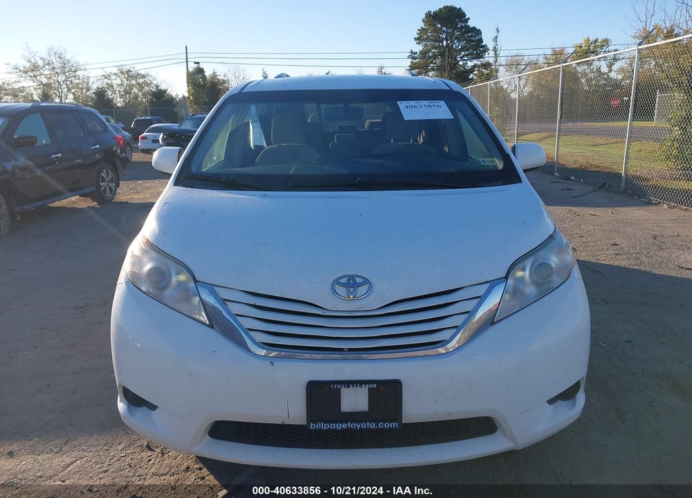 2017 TOYOTA SIENNA LE 8 PASSENGER VIN: 5TDKZ3DCXHS883943