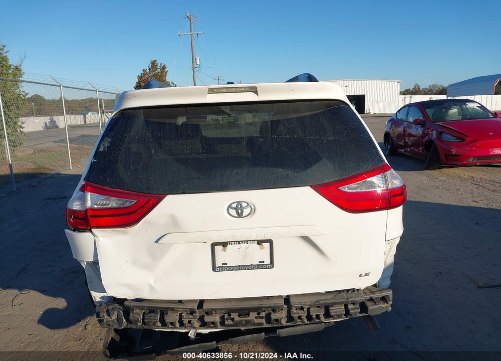 2017 TOYOTA SIENNA LE 8 PASSENGER VIN: 5TDKZ3DCXHS883943