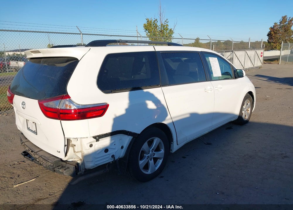 2017 TOYOTA SIENNA LE 8 PASSENGER VIN: 5TDKZ3DCXHS883943