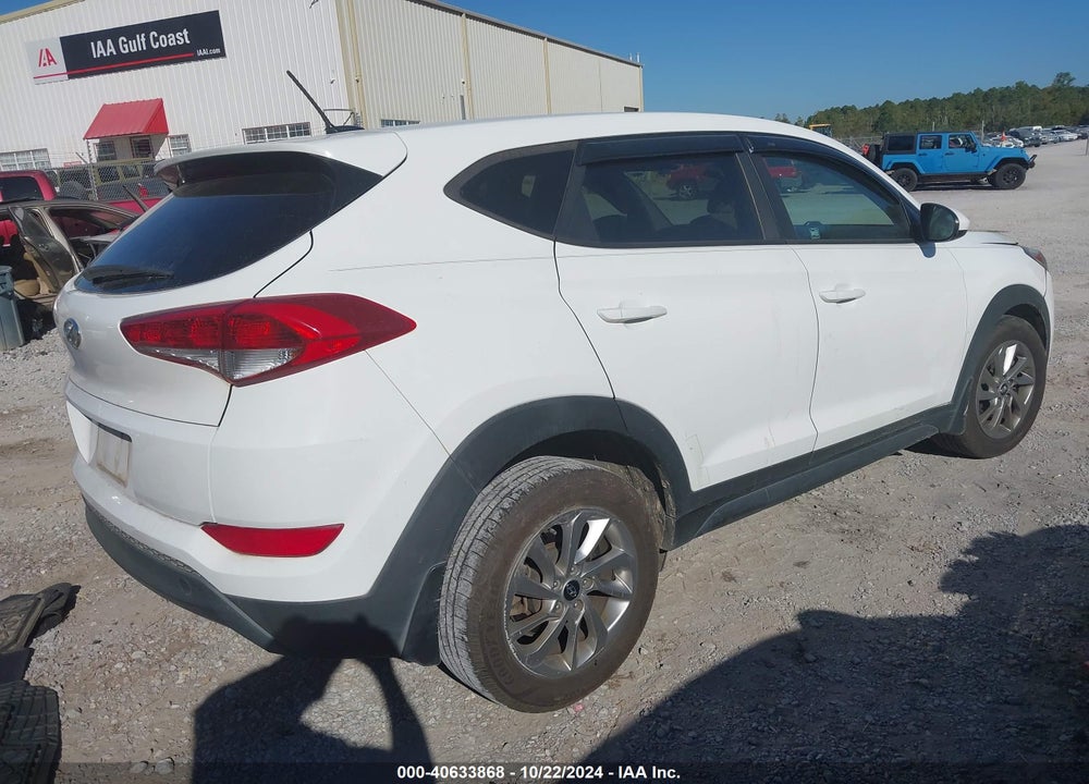 2017 HYUNDAI TUCSON SE VIN: KM8J23A48HU508329