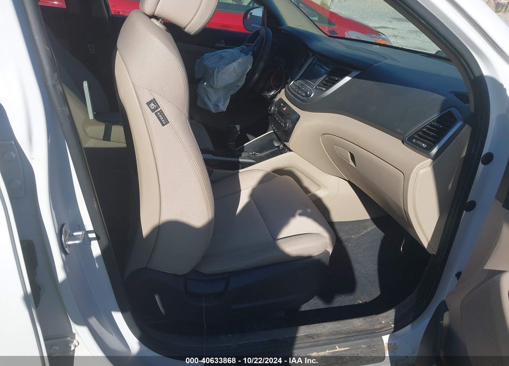 2017 HYUNDAI TUCSON SE VIN: KM8J23A48HU508329