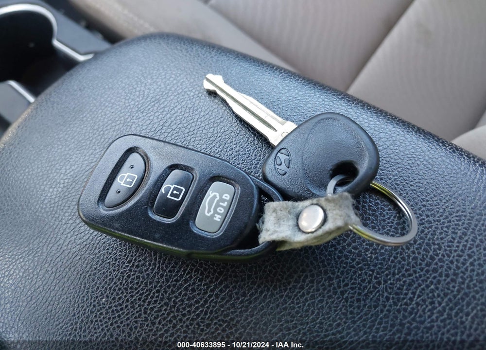 2016 HYUNDAI ELANTRA SE VIN: 5NPDH4AE1GH728578