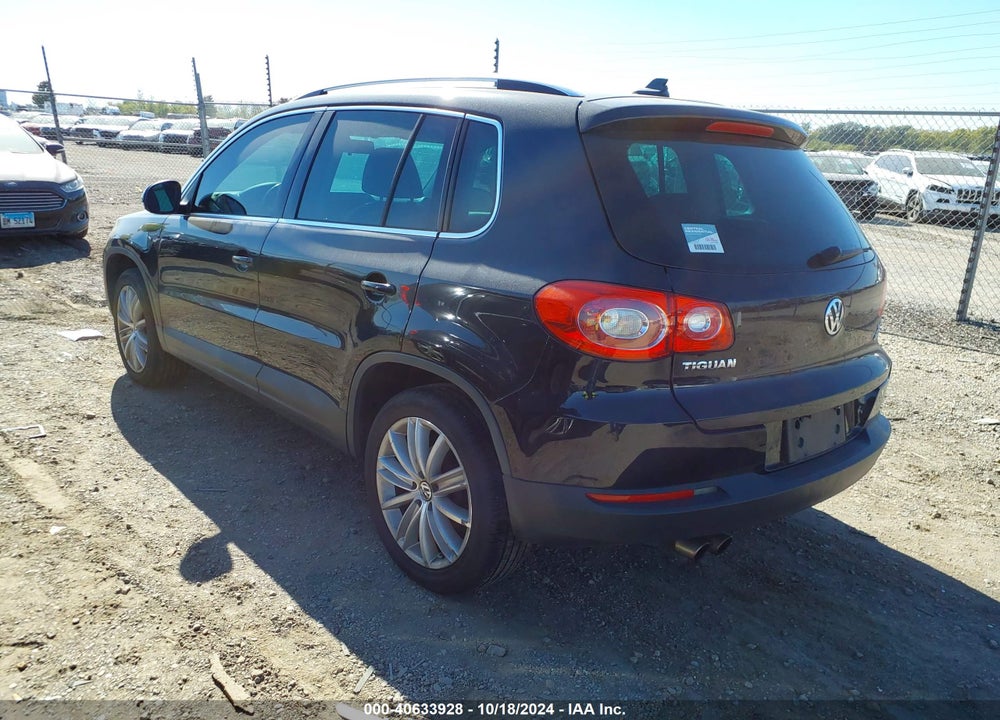 2010 VOLKSWAGEN TIGUAN SE VIN: WVGBV7AX5AW507999