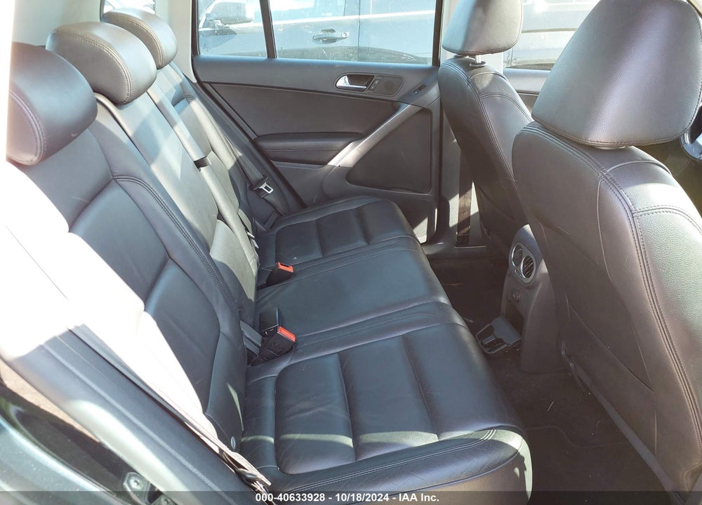 2010 VOLKSWAGEN TIGUAN SE VIN: WVGBV7AX5AW507999