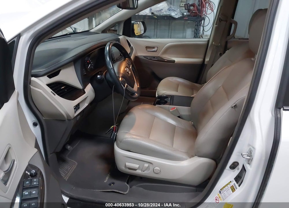 2019 TOYOTA SIENNA XLE PREMIUM 7 PASSENGER VIN: 5TDDZ3DC5KS223244