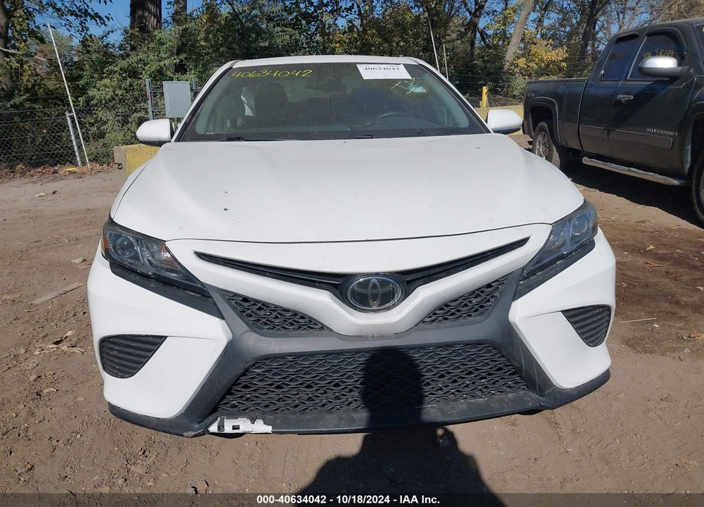 2018 TOYOTA CAMRY SE VIN: 4T1B11HK4JU070706
