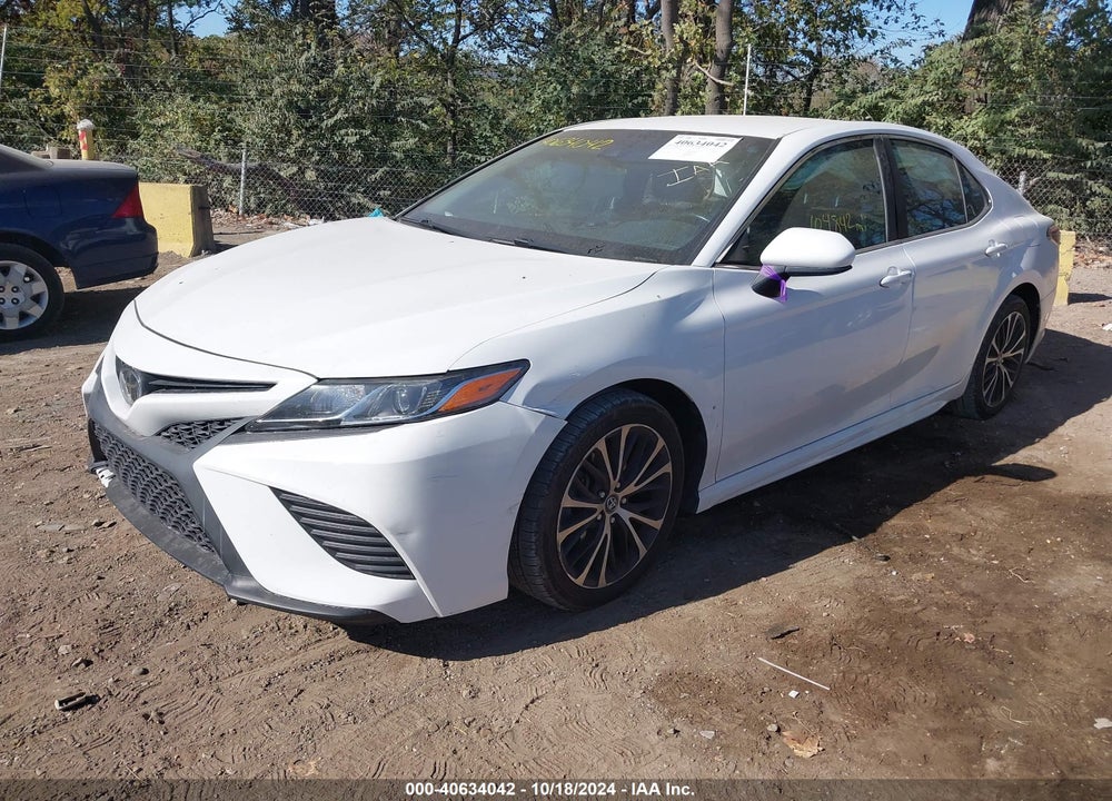 2018 TOYOTA CAMRY SE VIN: 4T1B11HK4JU070706