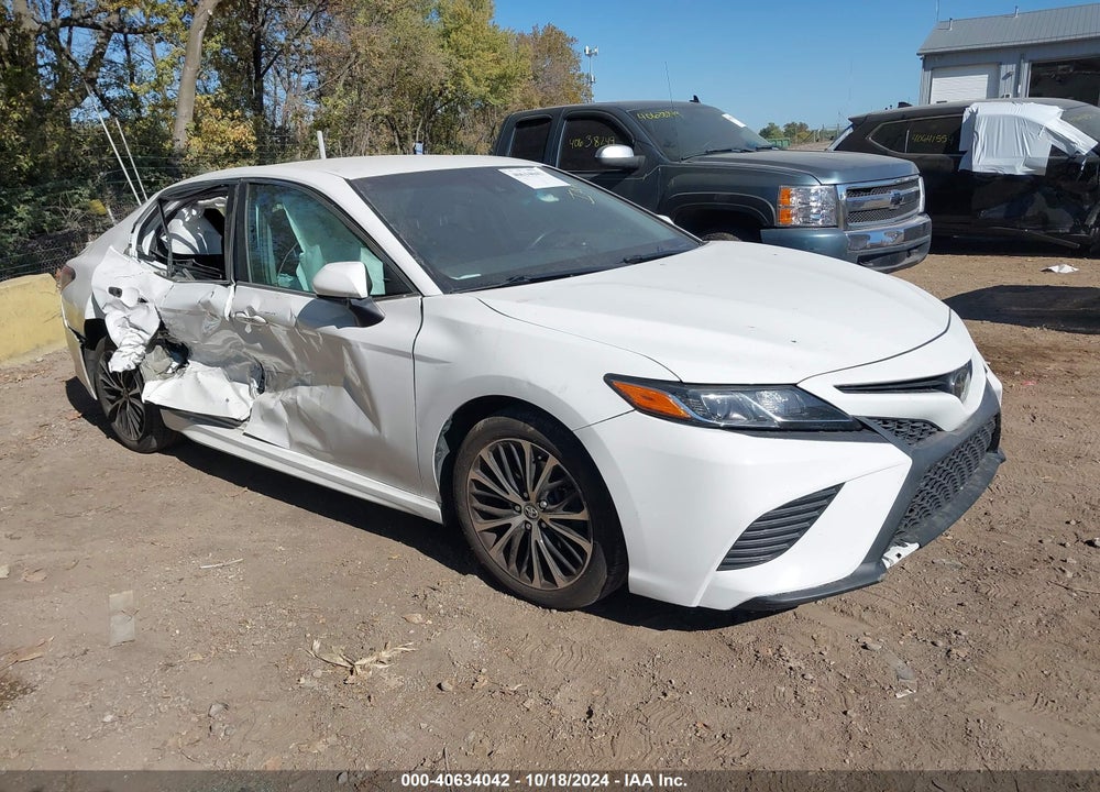 2018 TOYOTA CAMRY SE VIN: 4T1B11HK4JU070706