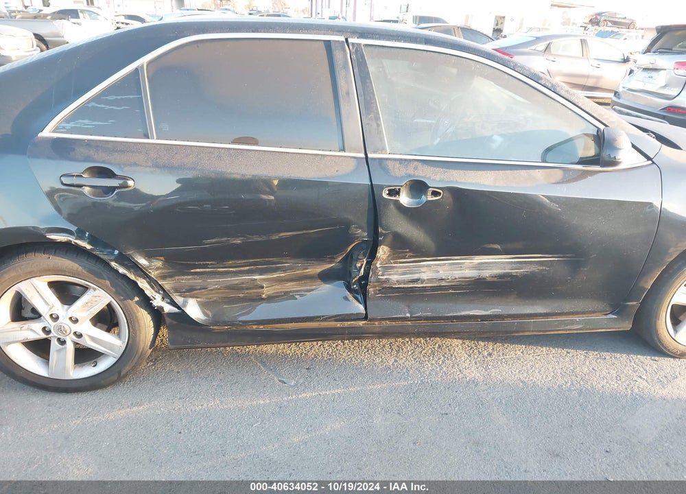 2014 TOYOTA CAMRY SE VIN: 4T1BF1FK4EU441650