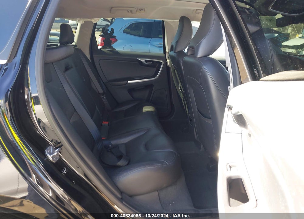 2016 VOLVO XC60 T5 DRIVE-E PLATINUM VIN: YV440MDM7G2783268