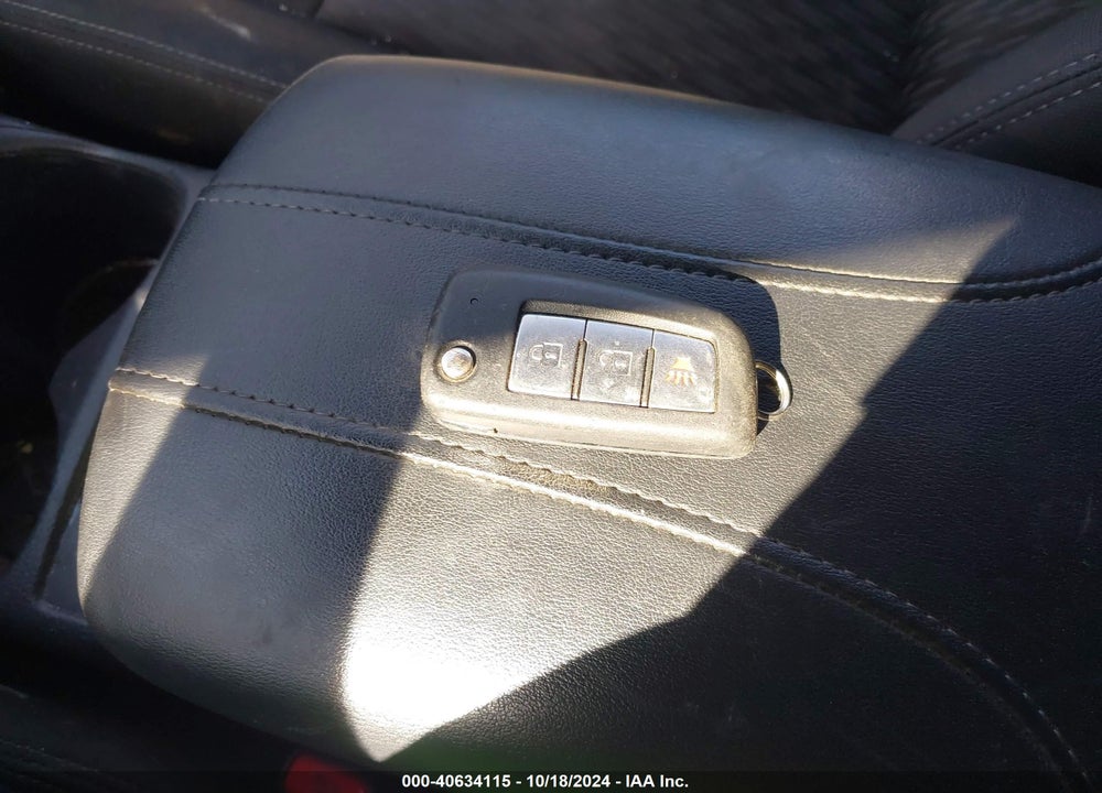 2017 NISSAN ROGUE S VIN: KNMAT2MT6HP560166