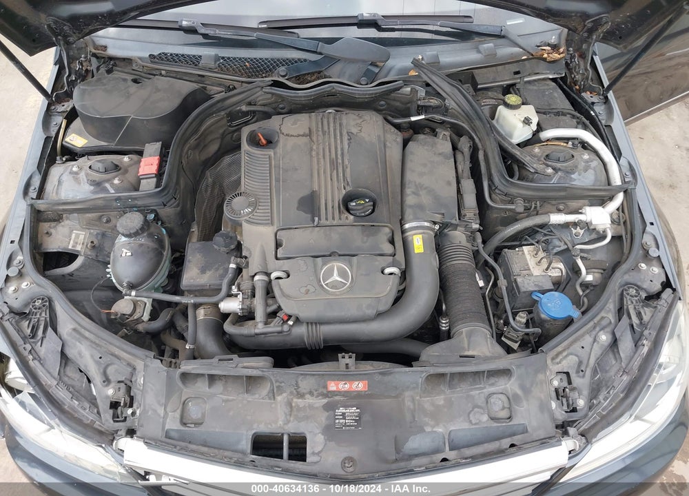 2013 MERCEDES-BENZ C 250 LUXURY/SPORT VIN: WDDGF4HB5DR293282