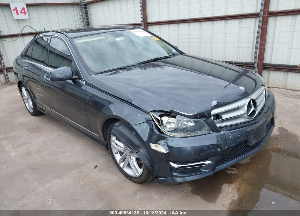 2013 MERCEDES-BENZ C 250 LUXURY/SPORT VIN: WDDGF4HB5DR293282