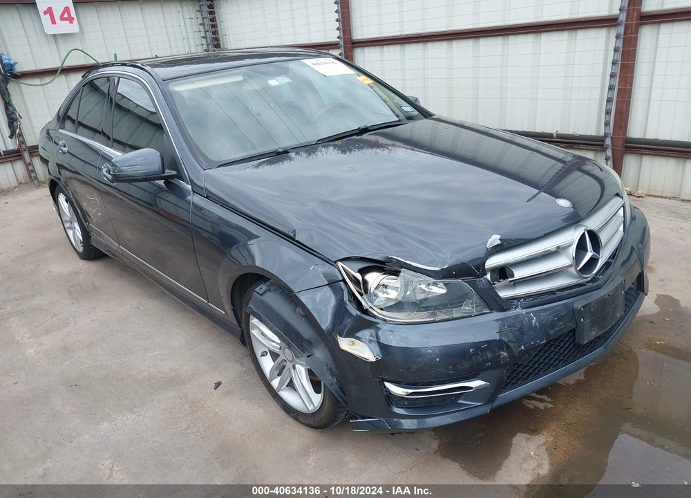 2013 MERCEDES-BENZ C 250 LUXURY/SPORT VIN: WDDGF4HB5DR293282