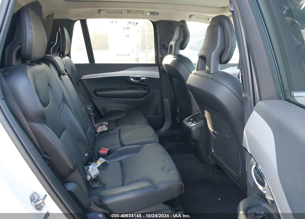 2022 VOLVO XC90 T5 MOMENTUM 7 PASSENGER VIN: YV4102PK9N1793059