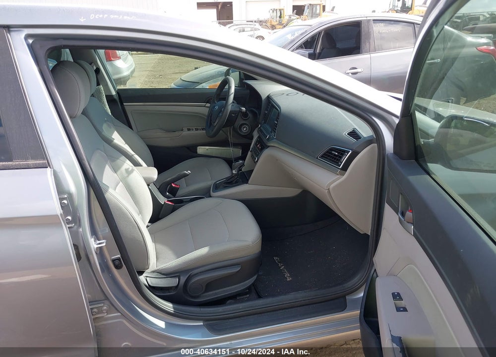 2017 HYUNDAI ELANTRA SE VIN: 5NPD84LF5HH070240