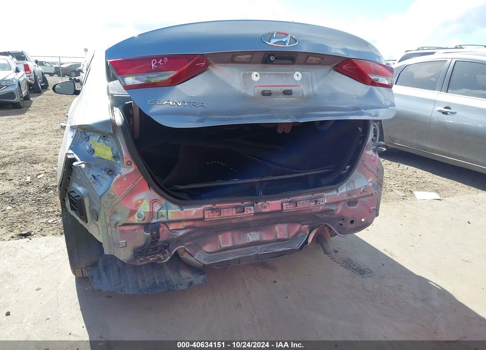 2017 HYUNDAI ELANTRA SE VIN: 5NPD84LF5HH070240
