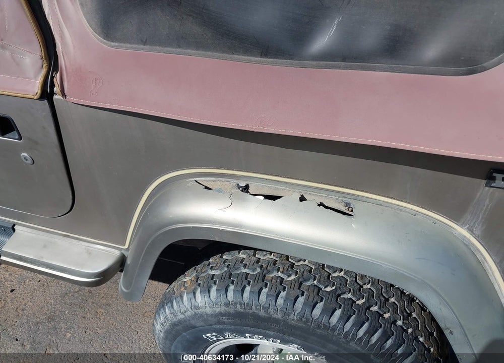 1990 JEEP WRANGLER / YJ SAHARA VIN: 2J4FY49T5LJ529468