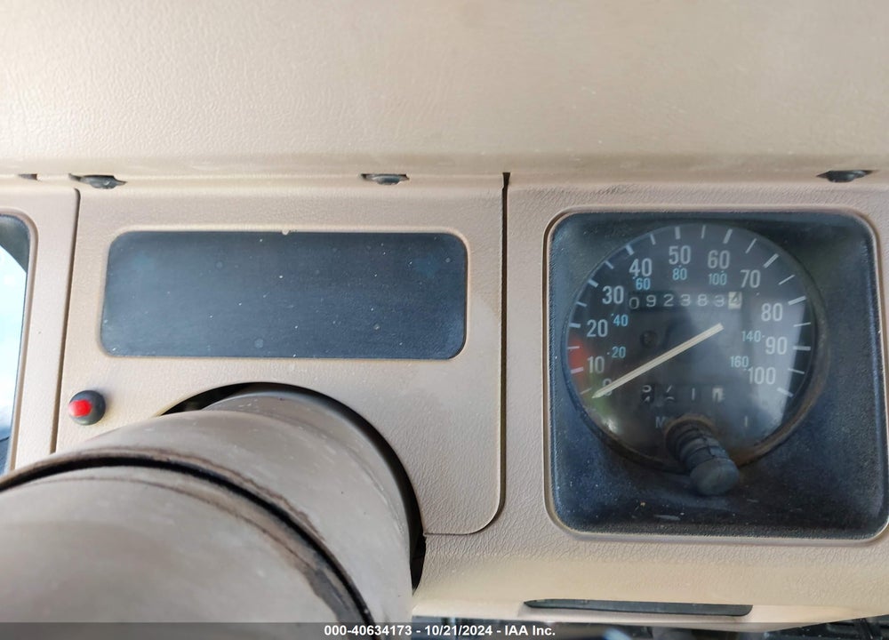 1990 JEEP WRANGLER / YJ SAHARA VIN: 2J4FY49T5LJ529468
