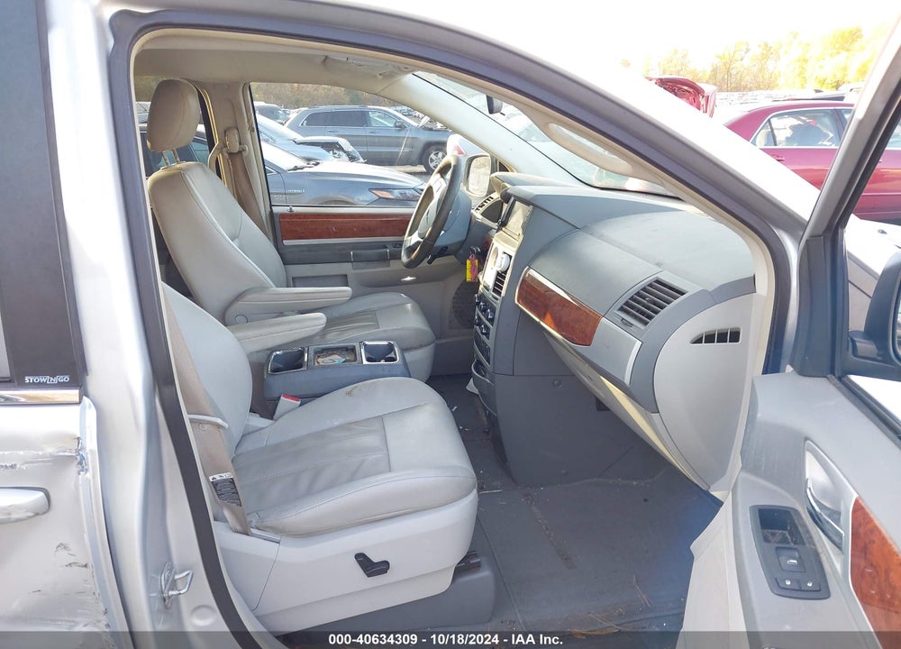 2009 CHRYSLER TOWN & COUNTRY TOURING VIN: 2A8HR54189R509323